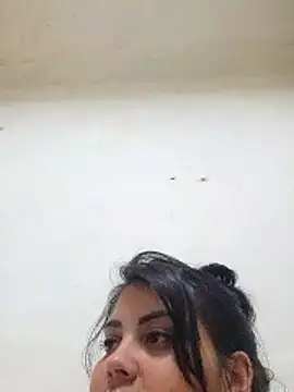 Snapshot of HotCubaLinda chatting on March 2026 02:02:02 AM HotCubaLinda online show from March 2026 02:02:02 AM