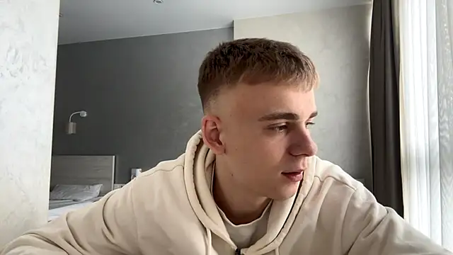 Snapshot of SoloFury chatting on April 2026 10:39:01 AM SoloFury online show from April 2026 10:39:01 AM