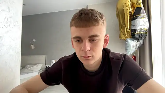 Snapshot of SoloFury chatting on June 2026 05:48:02 AM SoloFury online show from June 2026 05:48:02 AM