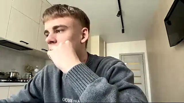 Snapshot of SoloFury chatting on April 2026 10:32:02 AM SoloFury online show from April 2026 10:32:02 AM