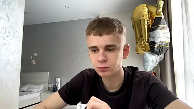 Snapshot of SoloFury chatting on June 2026 10:21:02 AM SoloFury online show from June 2026 10:21:02 AM
