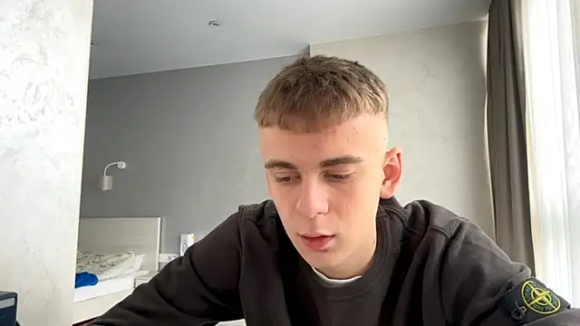 Snapshot of SoloFury chatting on April 2026 06:04:01 AM SoloFury online show from April 2026 06:04:01 AM