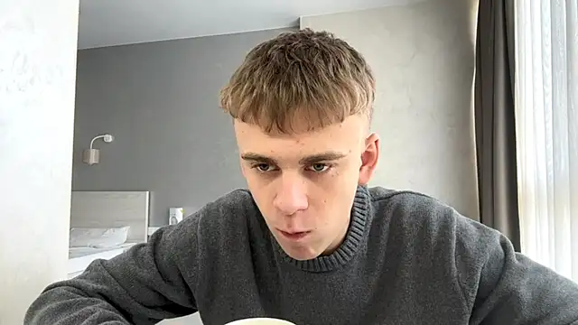 Snapshot of SoloFury chatting on April 2026 10:00:02 AM SoloFury online show from April 2026 10:00:02 AM