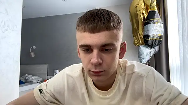 Snapshot of SoloFury chatting on June 2026 07:41:01 AM SoloFury online show from June 2026 07:41:01 AM
