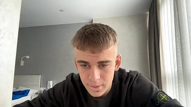 Snapshot of SoloFury chatting on April 2026 09:05:01 AM SoloFury online show from April 2026 09:05:01 AM