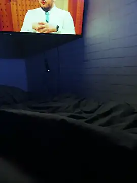 zoladj online show from April 2026 11:28:01 PM