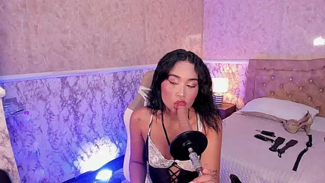 Snapshot of Horny_Brunette_ chatting on April 2026 03:52:02 AM Horny Brunette online show from April 2026 03:52:02 AM