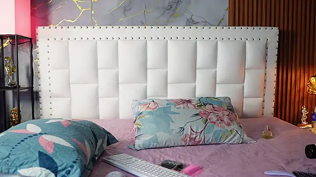QuickHookupp online show from June 2026 02:45:02 AM