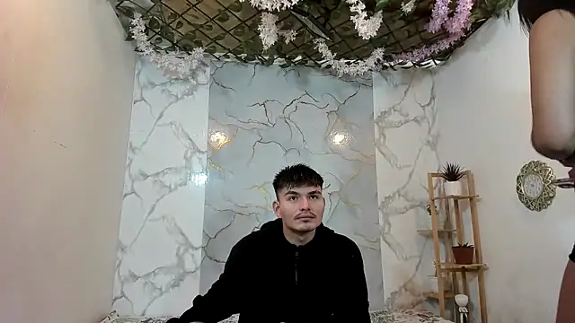Nahomi hot 77 online show from May 2026 01:06:01 PM