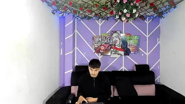 Nahomi hot 77 online show from May 2026 12:09:01 PM