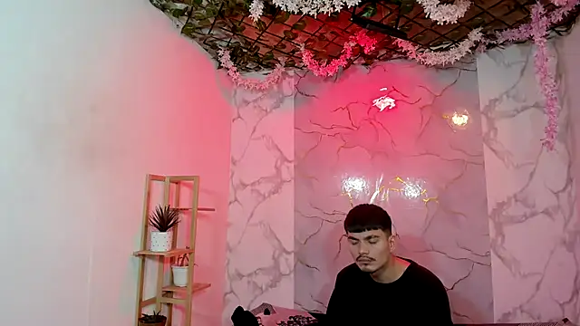 Nahomi hot 77 online show from May 2026 12:17:01 PM
