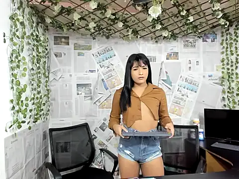 Nahomi hot 77 online show from June 2026 01:16:02 PM