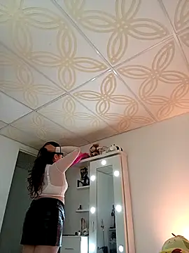 Snapshot of Piafisher_2 chatting on April 2026 01:18:01 AM Piafisher 2 online show from April 2026 01:18:01 AM