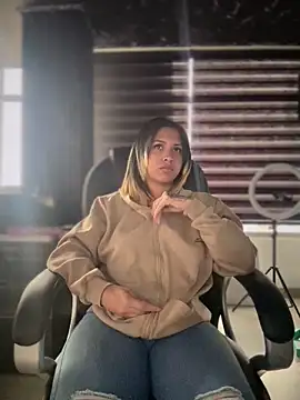 Laila LS online show from March 2026 01:35:02 PM