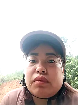 Snapshot of -Tiduta- chatting on April 2026 11:22:02 PM -Tiduta- online show from April 2026 11:22:02 PM