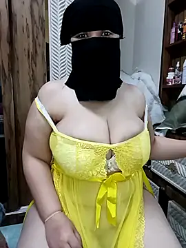 queen lily online show from May 2026 05:57:02 PM