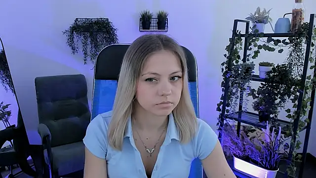 Snapshot of BlossomVibe chatting on April 2026 10:33:01 AM BlossomVibe online show from April 2026 10:33:01 AM