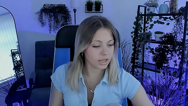 Snapshot of BlossomVibe chatting on April 2026 10:27:02 AM BlossomVibe online show from April 2026 10:27:02 AM