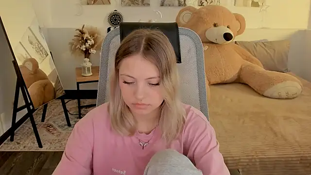 Snapshot of BlossomVibe chatting on April 2026 10:30:01 AM BlossomVibe online show from April 2026 10:30:01 AM