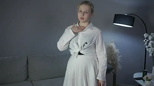 MegSchnure online show from March 2026 03:40:01 AM