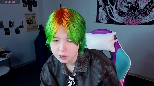 Snapshot of LittleKittenStar chatting on May 2026 11:29:02 AM LittleKittenStar online show from May 2026 11:29:02 AM