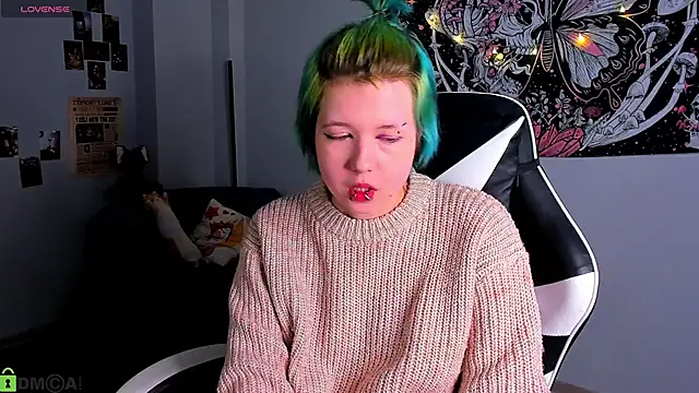 LittleKittenStar online show from April 2026 02:56:01 AM