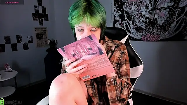 LittleKittenStar online show from April 2026 02:30:01 AM