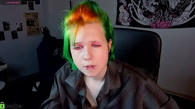 Snapshot of LittleKittenStar chatting on May 2026 11:30:02 AM LittleKittenStar online show from May 2026 11:30:02 AM
