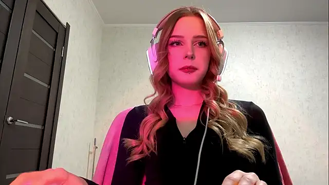 hikkiii online show from March 2026 03:24:01 PM