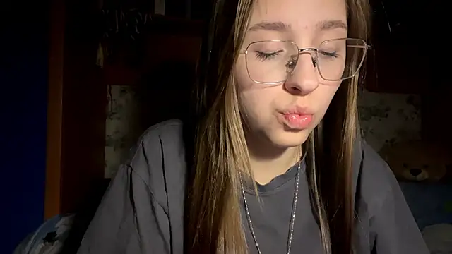 Vickyfaith online show from April 2026 09:38:01 PM