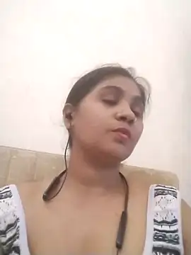 LovelyRenu online show from March 2026 10:39:01 AM