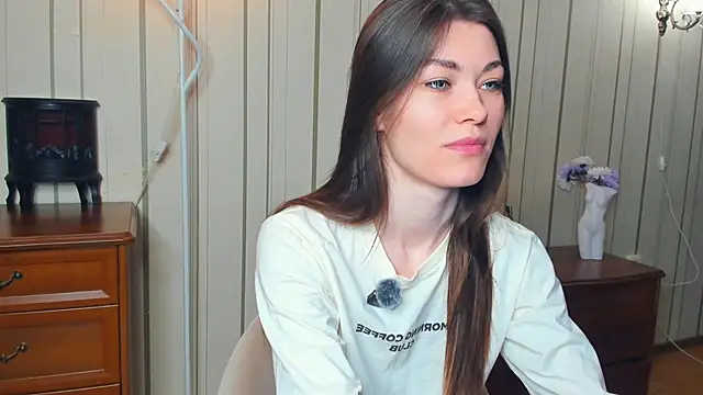 JulissaLipoma online show from April 2026 06:43:01 AM