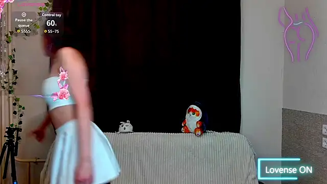 Emily Nelsonn online show from April 2026 05:15:01 PM