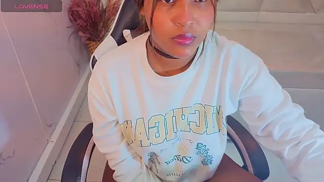 naomitp online show from May 2026 12:33:01 PM