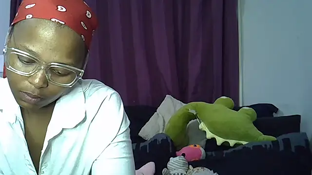 CurvySnowflakes online show from June 2026 08:31:01 AM