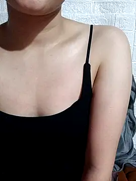 Akile80 online show from April 2026 07:48:02 AM