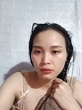 Akile80 online show from May 2026 03:32:02 PM