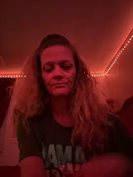 MaKeItWeT4200 online show from March 2026 02:23:01 AM