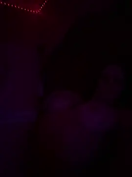 MaKeItWeT4200 online show from April 2026 07:47:01 AM