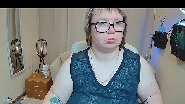 Snapshot of BonnnyBoobsy chatting on May 2026 12:16:01 PM BonnnyBoobsy online show from May 2026 12:16:01 PM