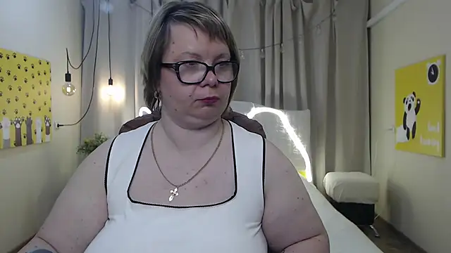 Snapshot of BonnnyBoobsy chatting on May 2026 04:04:02 PM BonnnyBoobsy online show from May 2026 04:04:02 PM