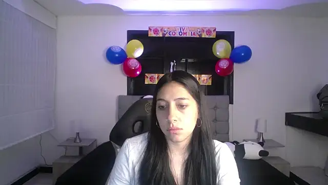 Melannyy V online show from June 2026 12:44:01 PM
