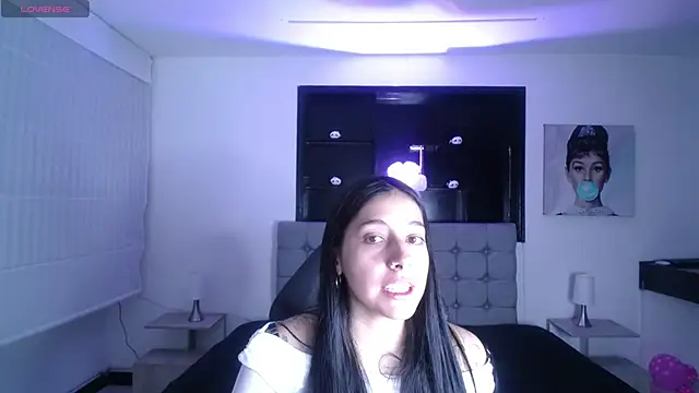 Melannyy V online show from June 2026 01:00:02 PM