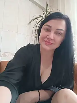Snapshot of Elsie-Nora chatting on June 2026 07:13:01 AM Elsie-Nora online show from June 2026 07:13:01 AM
