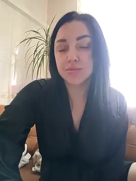 Elsie-Nora online show from March 2026 10:05:02 AM