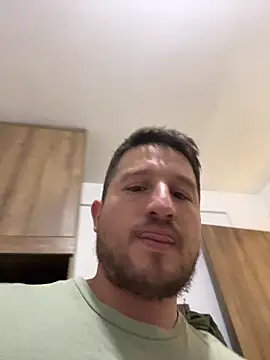 Snapshot of leonel37- chatting on March 2026 04:44:01 PM leonel37- online show from March 2026 04:44:01 PM