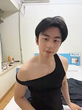 kissbaby-111 online show from June 2026 04:37:01 PM