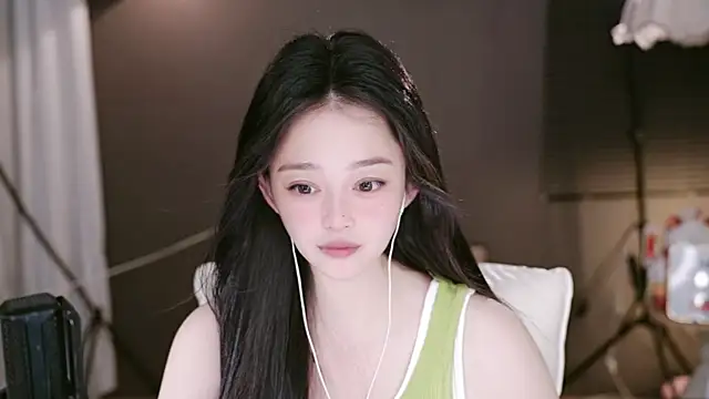 Anne-w online show from June 2026 11:26:01 AM