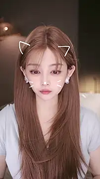 Anne-w online show from April 2026 12:29:01 PM