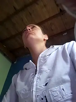 Isabelmotta  online show from April 2026 07:42:01 PM